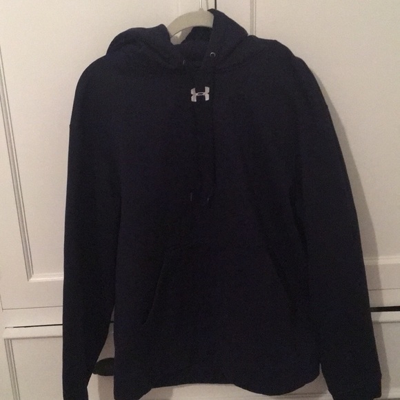 Under Armour Tops - Men’s medium Under Armour Navy sweatshirt
